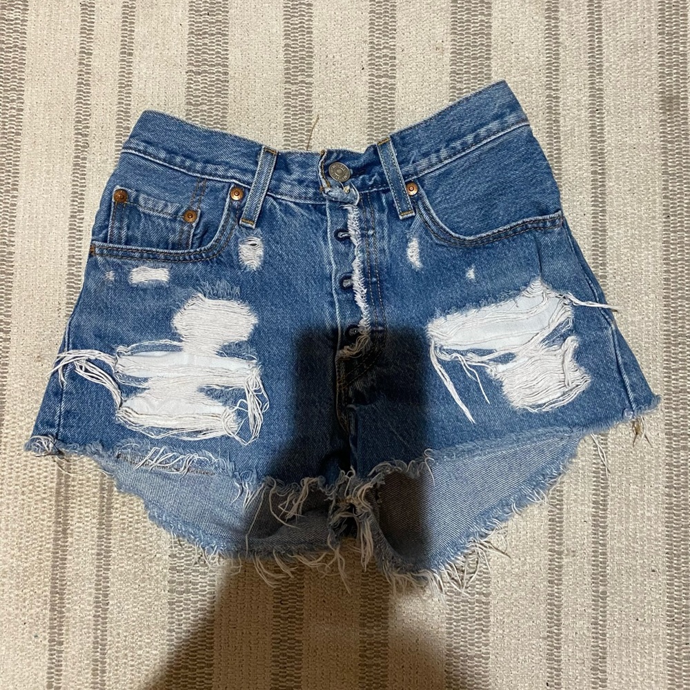 Vintage Levi’s Shorts High Waisted Cheeky (Real Denim)